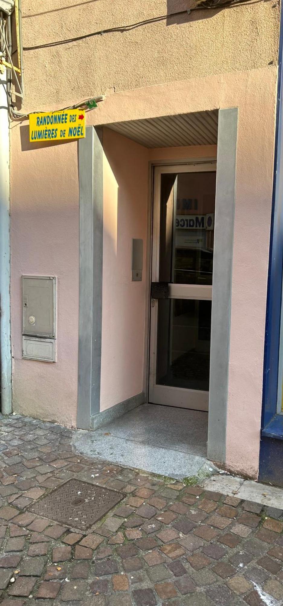 Studio De 30M² Hypercentre Tres Calme Montbeliard Exterior photo